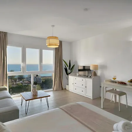 Aio Seaview - Prime Location & Sea Views * Estepona