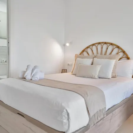 Aio Seaview - Prime Location & Sea Views *