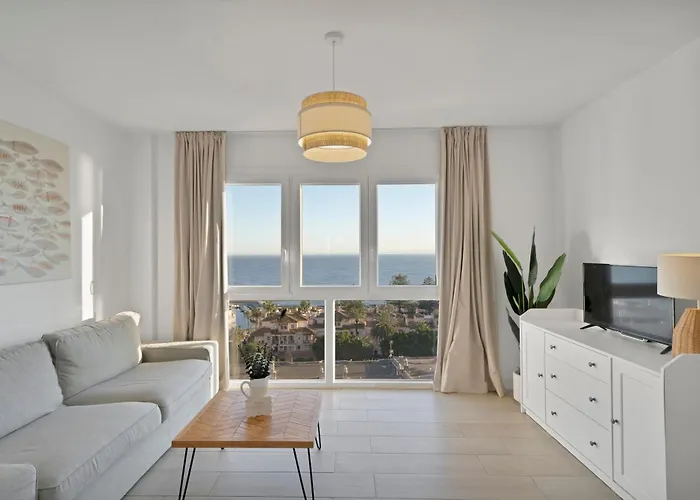 Aio Seaview - Prime Location & Sea Views דירה