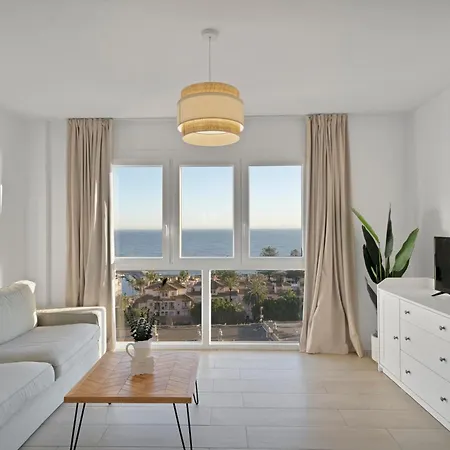 Aio Seaview - Prime Location & Sea Views Apartment