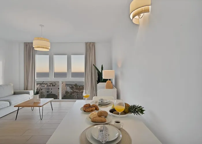 Apartment Aio Seaview - Prime Location & Sea Views *