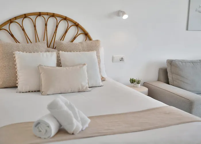 Aio Seaview - Prime Location & Sea Views Estepona